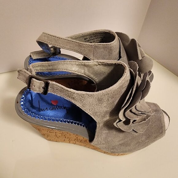 Lui Chung Grey Suede Floral Wedge Sandals - Picture 6 of 8
